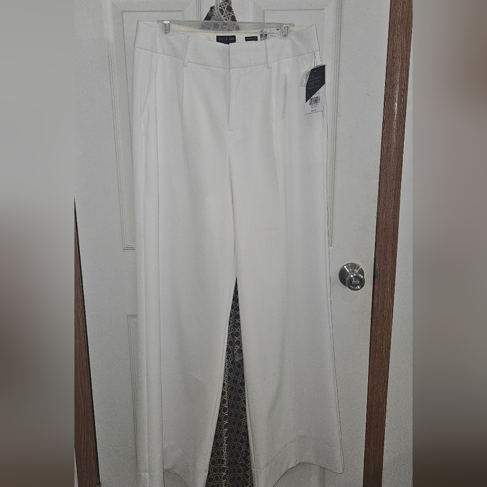 Brand new The Limited size 8  lean bootcut white pants